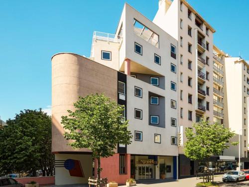 Le Rouet Hotel | greet hotel Marseille Parc Chanot Velodrome