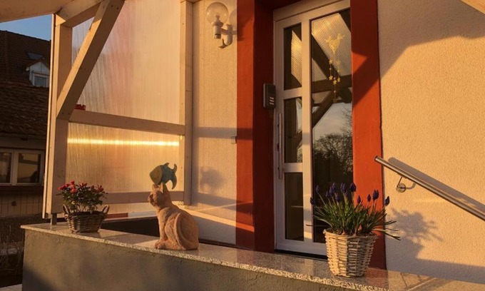 Grenzach-Wyhlen Apartamento | Grenznahe Ferienwohnung mit 4 Schlafzimmern