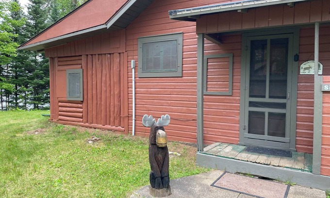 Woodruff Cabina | Gresham Shores - Smiling Moose - PET FRIENDLY