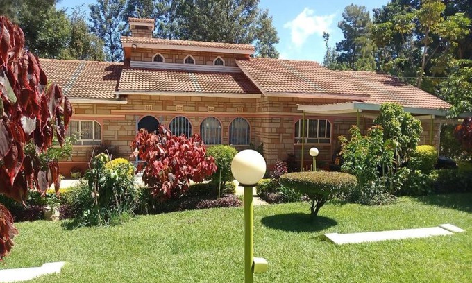 Meru Casa | Greton Holiday Villa