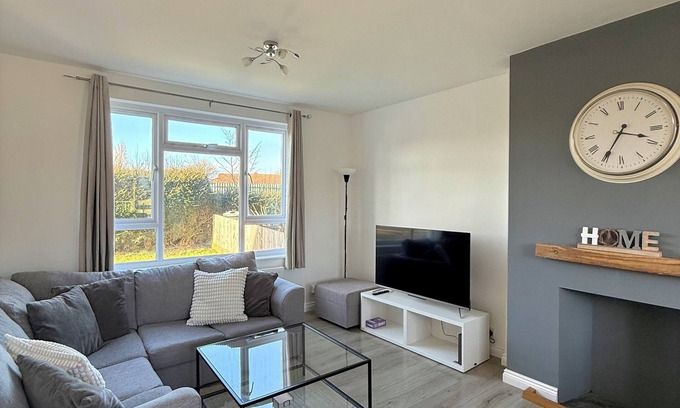 Cribbs Causeway Casa | Grey Haven - Central & 5 minutes from Southmead Hospital