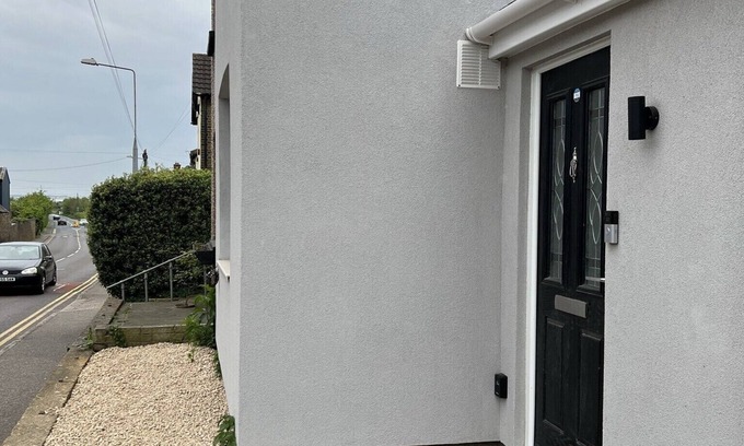 Aveley Apartamento | Grey Skies, Private En-suite Double Room, Garden and Free Parking