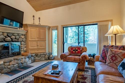 Warm Springs Casa | Greyhawk Condo 07
