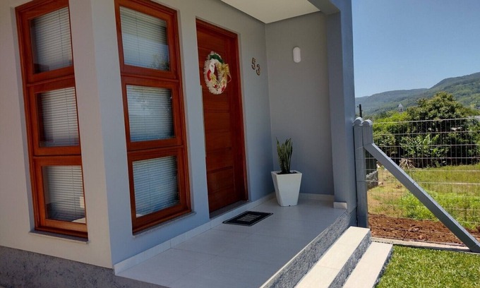 Tres Coroas Casa | Greyhouse pool house close to Gramado and the Buddhist Temple