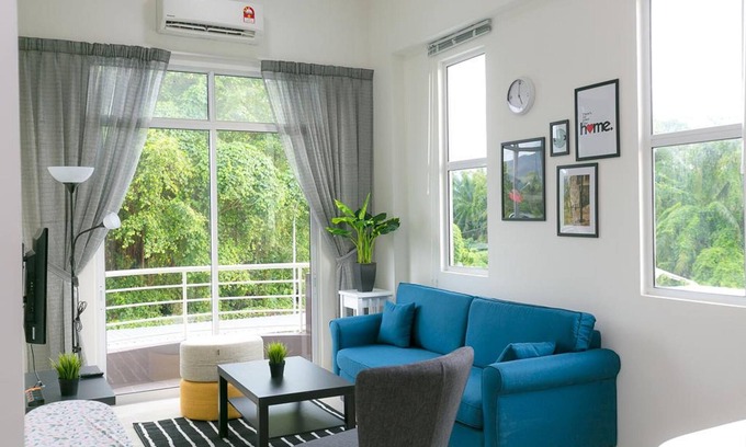 George Town Apartamento | GreyWalls Scandinavian House by Sanguine