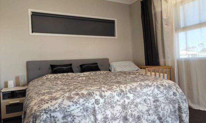 Griffin Casa | Griffin Family Stay – 4BR Modern Home