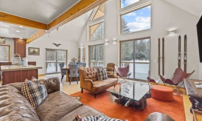 Stowe Area Chalet De Esquí | Griffin Lodge Chalet 6 ~ a mile from Stowe Resort