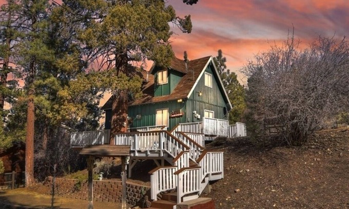 Big Bear City Cabaña | Grimm's Hidden Cabin - Secluded Hideaway With A Large Fenced Yard Giving The Feeling Of Privacy! 2 Bedroom Cottage