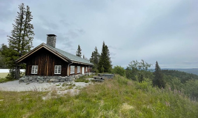 Al Casa | Grindastugu cabin right by Liatoppen Ski Centre.