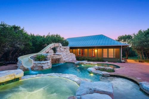 Austin Casa | Grit&Grace Ranch - Private Resort Style Pool & Spa