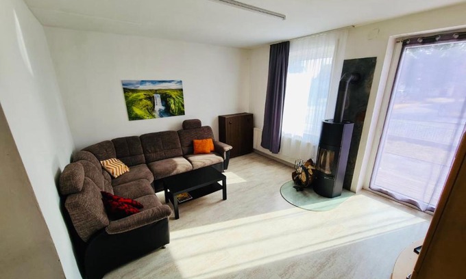 Kaufbeuren Apartamento | Großartige 3 Zimmer Ferienwohnung mit Kamin und Garten für 1-6 Personen