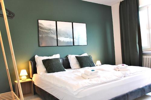 Hamm Apartamento | Große 6 Personen Wohnung I Balkon I zentral I Boxspringbett I Wifi