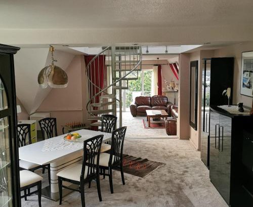Olsberg Apartamento | Große Ferienwohnung in ruhiger Lage mit Bergpanorama