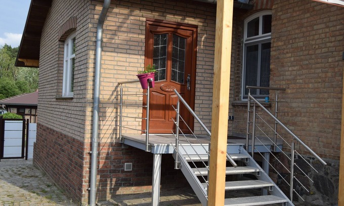Oberhavel Apartamento | Große Ferienwohnung mit Top Ausstattung und Privatem Seezugang