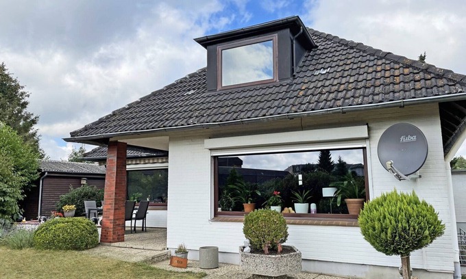 Suederbrarup Casa | Großes Ferienhaus in Zentraler Lage mit Garten und Sauna