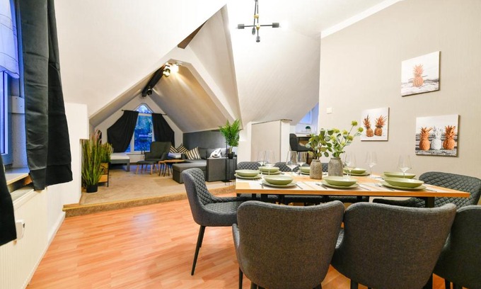 Gallinchen Apartamento | Großes Spree Apartment, 3 Schlafzimmer bis 10 Personen, 4x KfZ Parkplatz, Terrasse, Waschtrockner, Wlan, Netflix