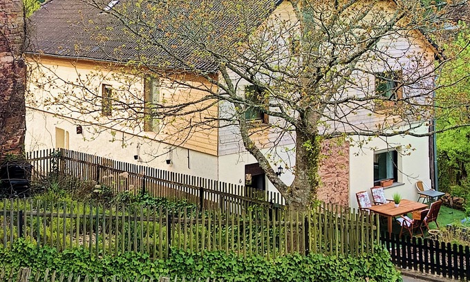 Muerlenbach Apartamento | Großzügige Ferienwohnung in der Vulkaneifel