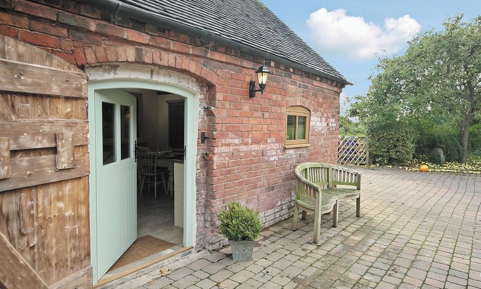 King's Bromley Casa | Groom's Cottage - E5398