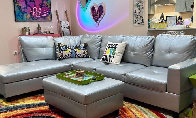Tallahassee Casa | Groovy House-King Bed-Pets-Patio-Fence yrd