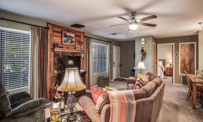 Ruidoso Cabina | Groovy View | Great Location + Outdoor Spaces & Views!