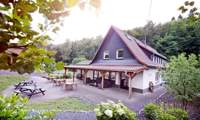 Schutzbach Casa | Grosses Ferienhaus für 2 Familien mit Sauna, Whirlpool, Kino, Bar und Billard