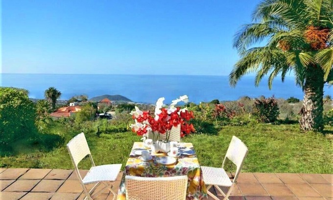 Tajuya Casa | Großzüg. Casa con vistas panorámicas del mar, la montaña y el valle + apartamento opcional
