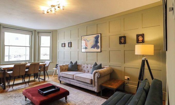 Royal Tunbridge Wells Cabaña | GROSVENOR ABODE, pet friendly in Royal Tunbridge Wells