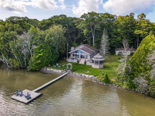 Tobermory Casa | Grotto Escape Unwind At Cameron Lakehouse