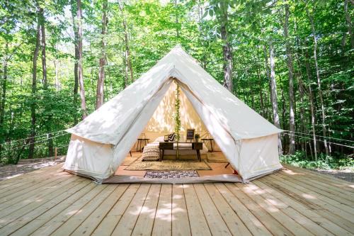 Miller Lake Otro | Grotto Getaway