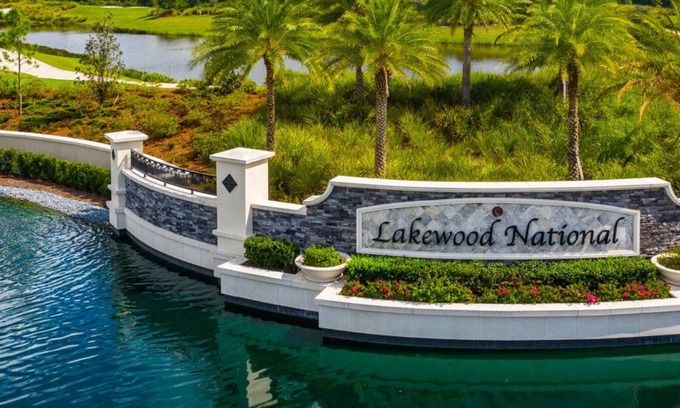 Lakewood Ranch Condominio | Ground Floor 2BR/2BA Condo With Golf/Tennis/Fitness Membership Available