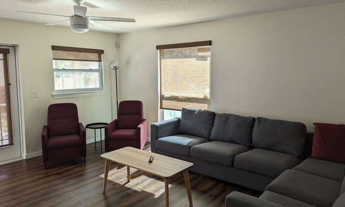 Bayou Oaks Apartamento | Ground Floor 3B 3B Apartment with Disney, Netflix, Hulu, & ESPN