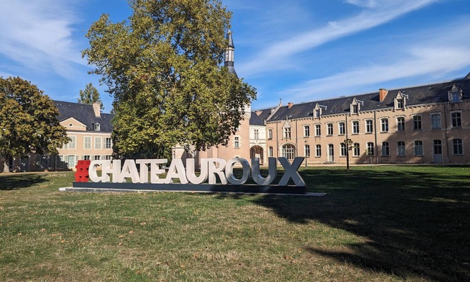 Chateauroux Apartamento | Escapada en Châteauroux: Apartamento en Parque Histórico
