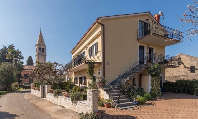Lovrecica Apartamento | Orzan / Ground floor Apartment Orzan No.1 with terrace near to the Beach