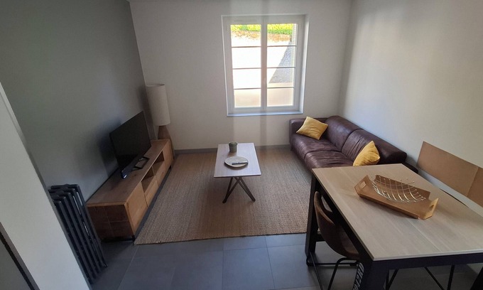 Beaugency Apartamento | Ground floor apartment with courtyard. A town house with two apartments.