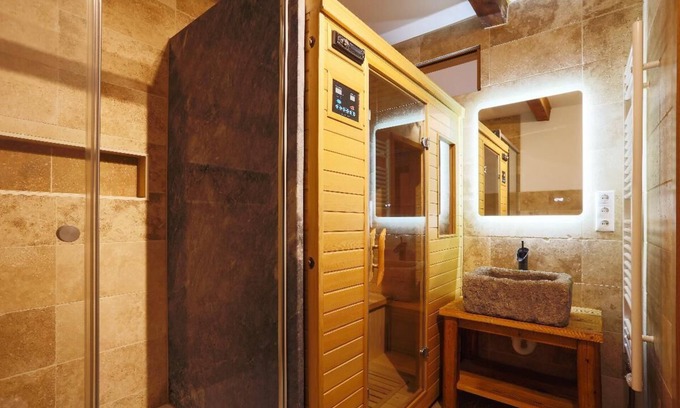 Waldmuenchen Apartamento | Ground floor bay window apartment (100 sqm) with south-facing balcony and infrared sauna