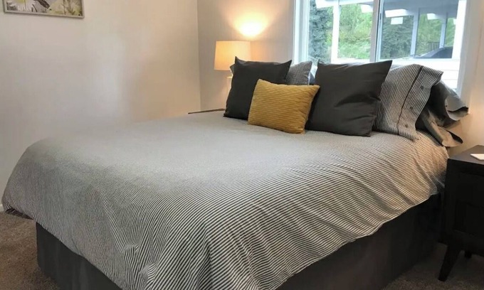 North Star Apartamento | Ground Floor End Unit in Midtown Anchorage