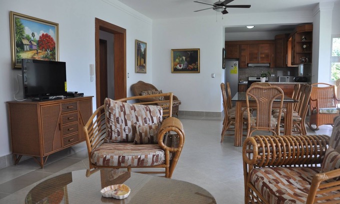 La Esplanada Condominio | Condominio de lujo en planta baja en el corazón de Sosua, ideal para jubilados.