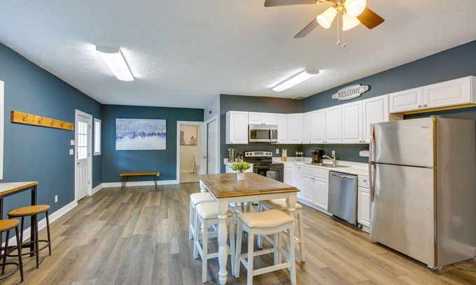 Cadillac Casa | Group Getaway in Cadillac ~ 4 Mi to State Park!