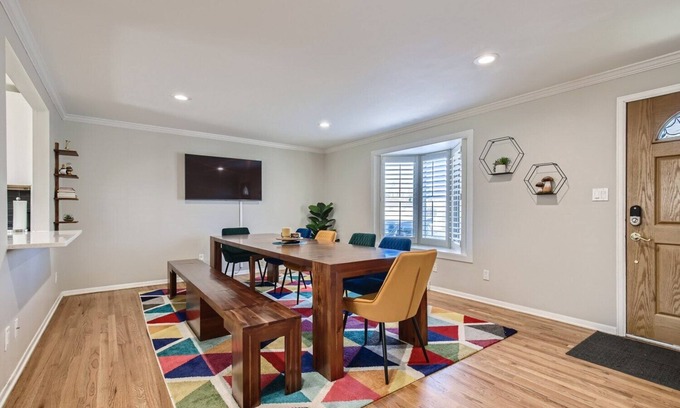 North Alameda Casa | Group Getaway in Denver- 5 Bedrooms - Bright & Spacious