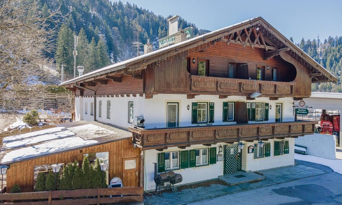 Itter Casa | Group home with beer garden near ski resort