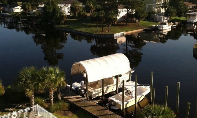 Mexico Beach Condominio | Condominio de lujo / deslizamiento de barco / piscina / 2BD-2BA / Muelle de pesca