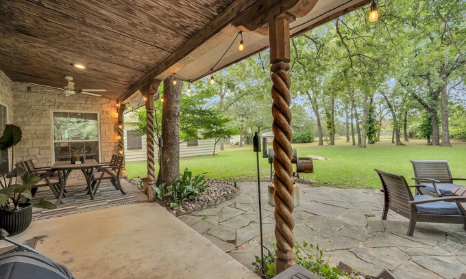 Roanoke Casa | Groups and Fams - 5 BR Huge Private Yard in Keller