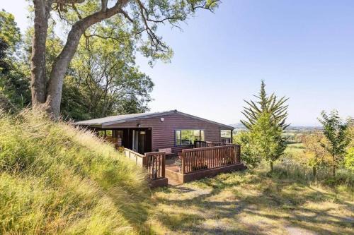 Webbington Casa | Grove Lodge, Contemporary Cabin in Mendip Hills
