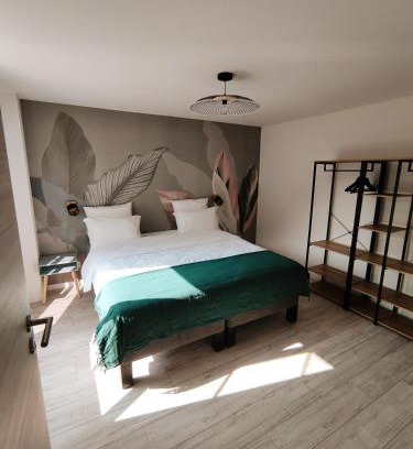 Saint-Jean-de-Vaux Casa | Gte du Moulin Brochat with jacuzzi
