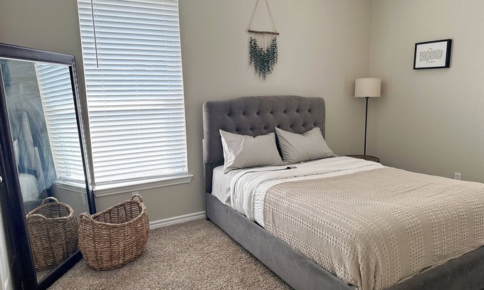 Vance Jackson Apartamento | Guest Favorite - Medical area - 10 minutes from Downtown
