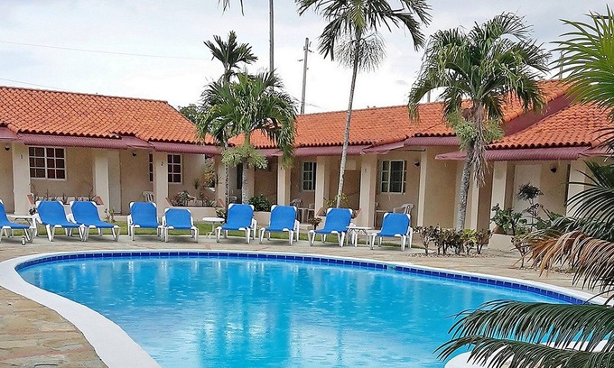 Playa Chiquita Apartamento | Guest-friendly hotel room, pool/TV/billiard /AC, free breakfast/shuttle bus!