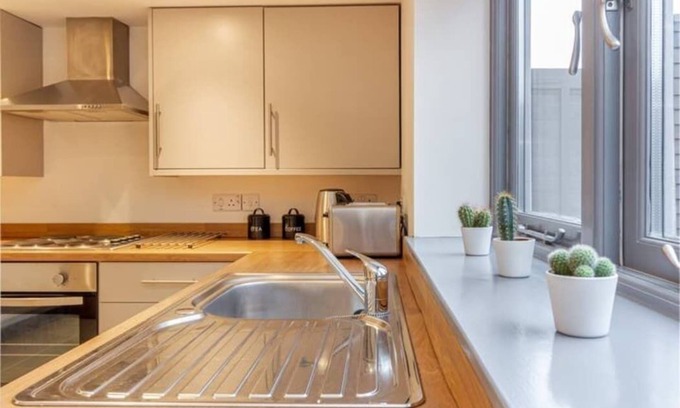 Leominster Casa | Guest Homes | 87 Bridge Street