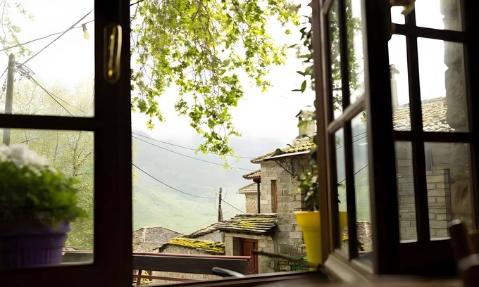 Pyrsogianni Casa | Casa de huéspedes 'Armoloi Room 3' con vistas a la montaña, terraza compartida y Wi-Fi