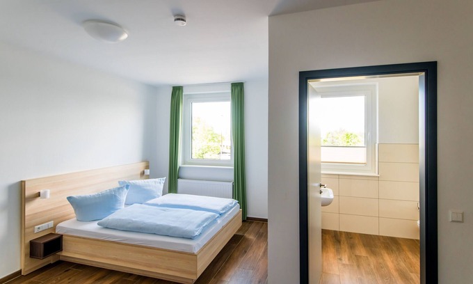 Pasewalk Apartamento | Guest house double room 204 - Lokschuppen Pasewalk- Guest houses with double rooms, single rooms and