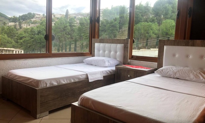 Berat Casa | Guest House Emiliano